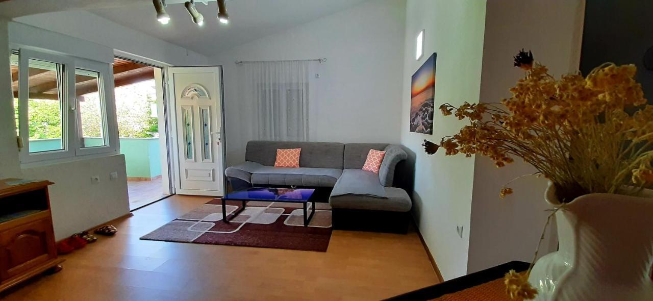 Ema & Sea Apartment'S Πούλα Εξωτερικό φωτογραφία