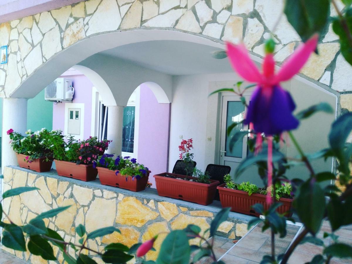 Ema & Sea Apartment'S Πούλα Εξωτερικό φωτογραφία